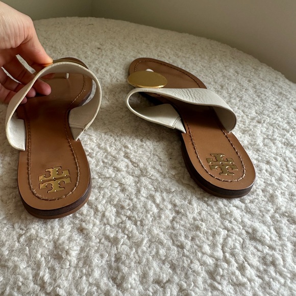 Tory Burch White and Gold Sandals. Size 8. - Picture 3 of 4